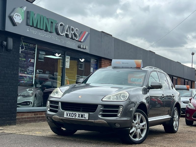 Porsche Cayenne — dealer photograph