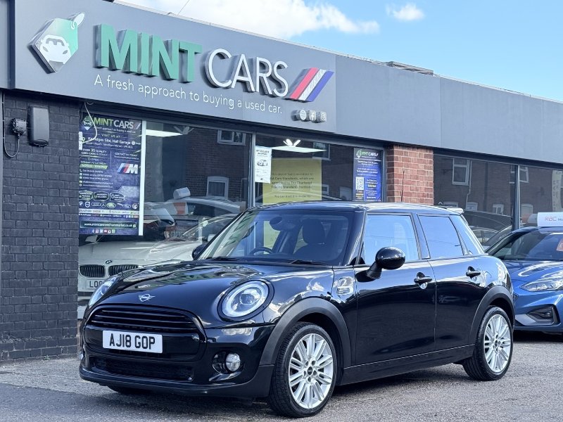 Mini Hatch — dealer photograph