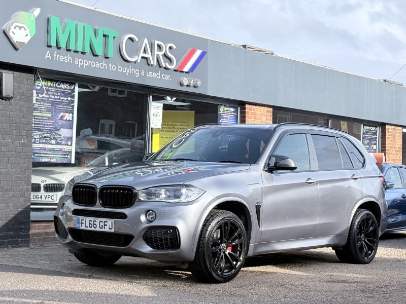 BMW X5 — dealer photograph