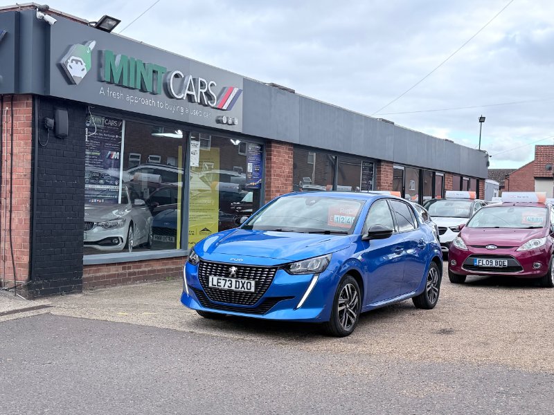 Peugeot 208 — dealer photograph