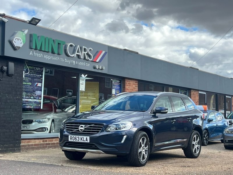 Volvo XC60 — dealer photograph