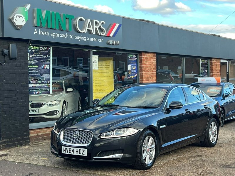 Jaguar XF — dealer photograph