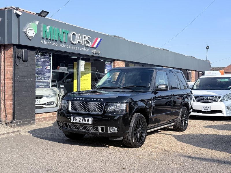Land Rover Range Rover — dealer photograph